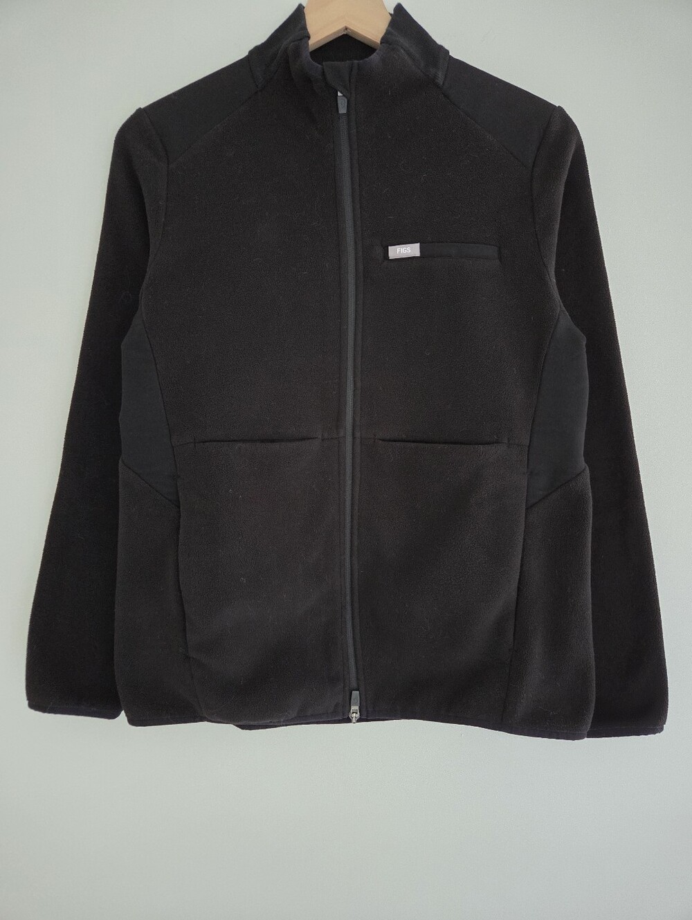 FIGS Black On Shift Fleece Jacket PrimaLoft Full Zip Womens Size Medium - Picture 2 of 7